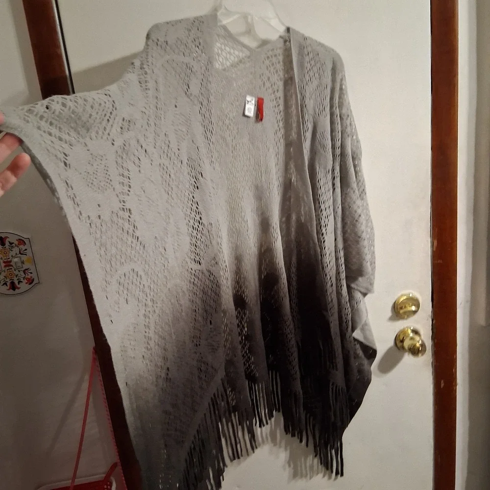 Witchy Boho Whimsigoth Knit Fringe Shawl Black Gray Ombre EUC‎ OSFM